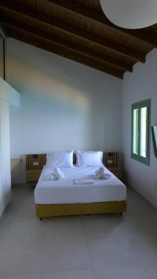 Caltabania Suites Áyios Nikítas Exterior photo